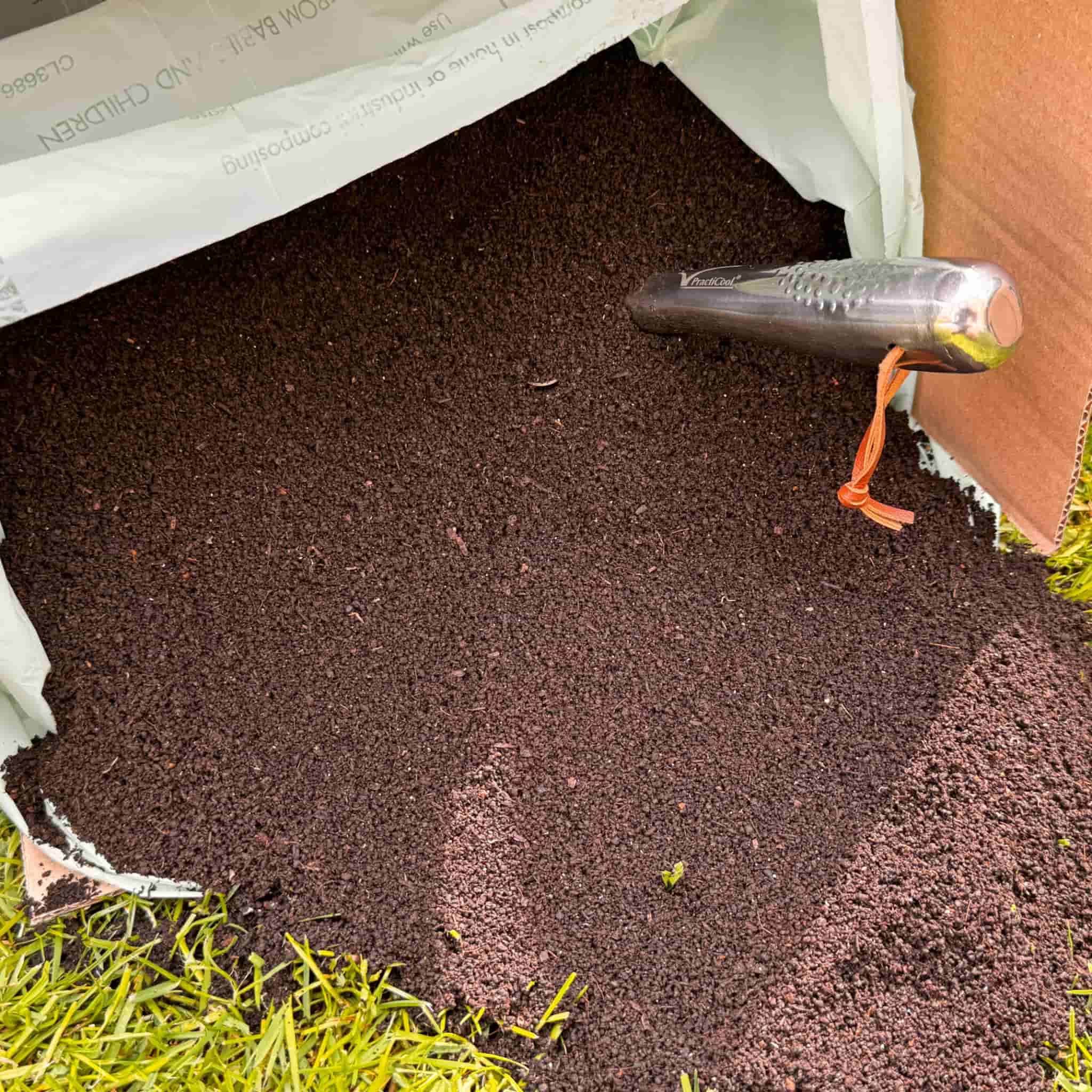 Wormi-Vermi Organic Vermicompost – The "Living Soil" Amendment 100% Peat-Free. 100% Organic. Hand-harvested in Yorkshire.